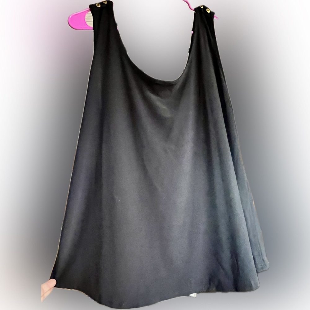 Black sleeveless top